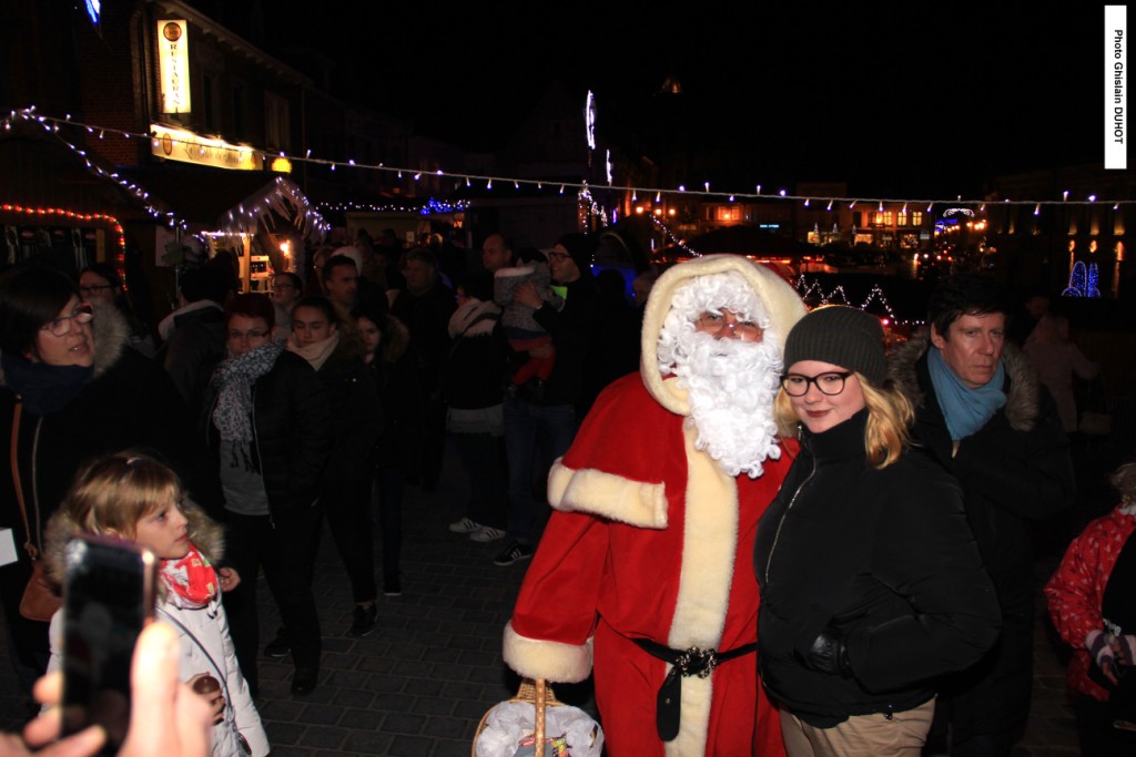 CASSEL - Marché de Noël 2017 (9) - LE PERE NOEL ET LE PRESIDENT